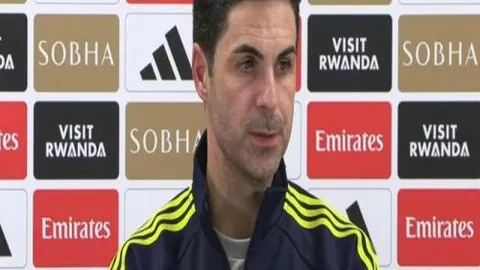 “体操世界杯安塔利亚站：丘索维金娜女子跳马获铜奖”